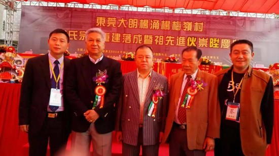 75d873c56bee7d64_00.jpg