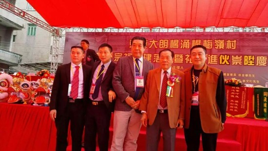 75d873c56bee7d64_01.jpg