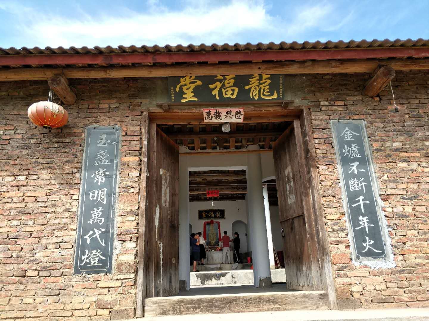 675abf73632df890_01_32e2b0b102f9.jpg