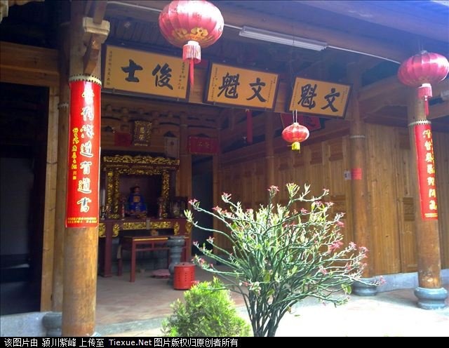 d86670bacdb32bf8_02_7420aa3a2f1f.jpg