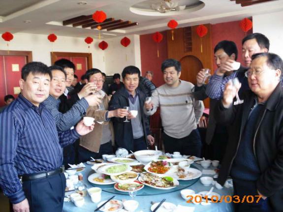 2010山东日照房氏宗亲春节团拜聚会：宗亲纪事.jpg