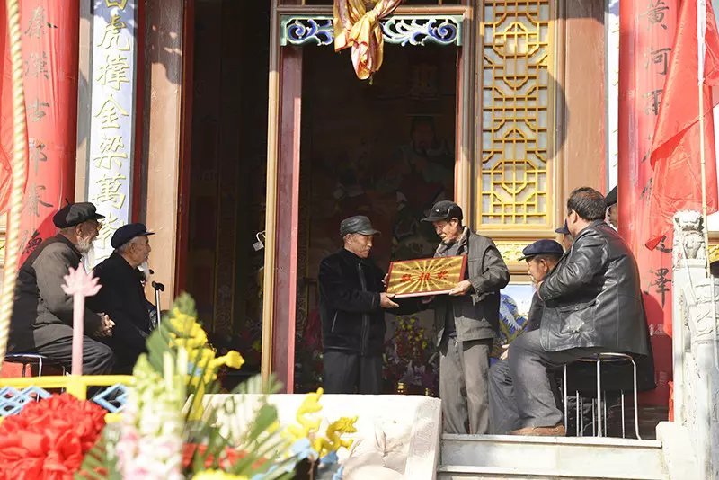 【榜样】大爱房忠君，最美白银人：房氏人物纪略.jpg