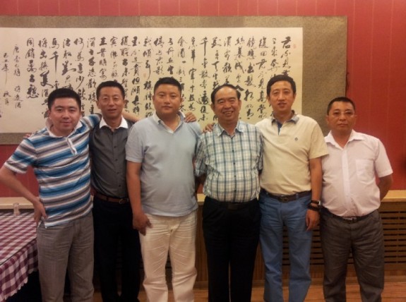 黑龙江知名企业家房本良当选黑龙江房氏宗亲联谊会名誉会长：宗亲纪事.jpg
