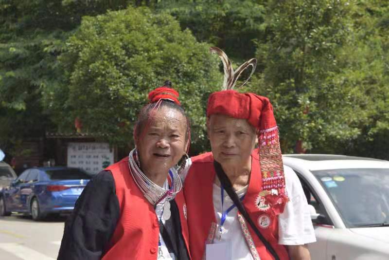 【榜样】三十多载坚守连南房氏瑶族文化的房先清：房氏人物纪略.jpg