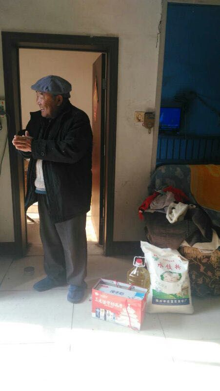 【敬老活动】枣庄爱心企业家房帅为周营房家70岁以上的老人送温暖：房氏工商纪要.jpg
