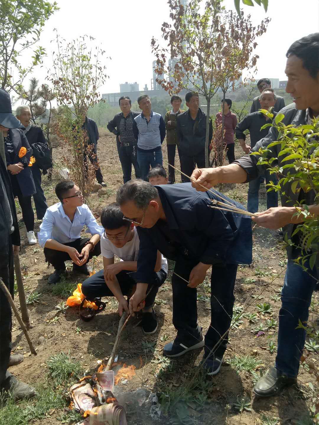 【房氏文化】法王房寅后裔清明法王庙祭奠老祖：房氏遗迹辑录.jpg
