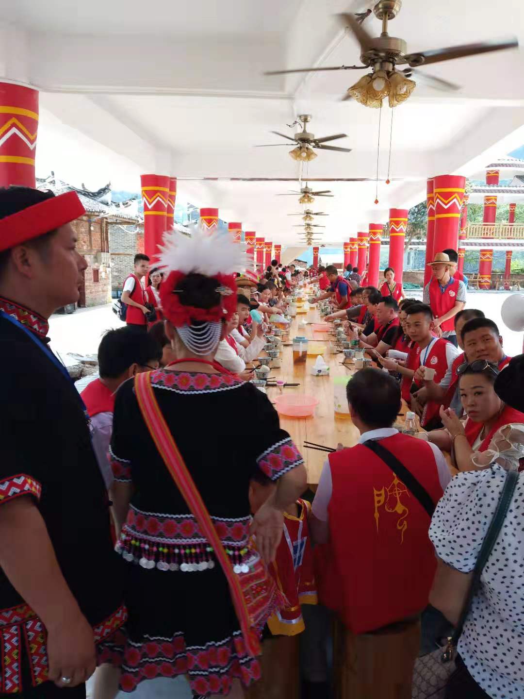 【花絮】各地房氏齐聚千年瑶寨贺连南首届房家文化交流活动：祭祖纪实.jpg
