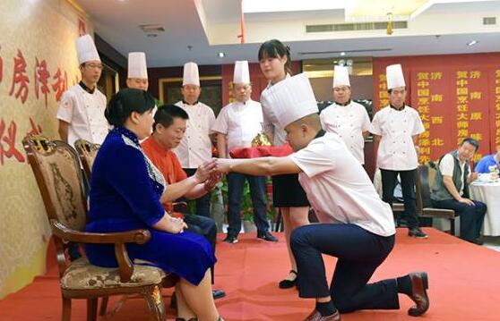 【榜样】中国烹饪大师.鲁菜泰斗`房泽利：房氏人物纪略.jpg