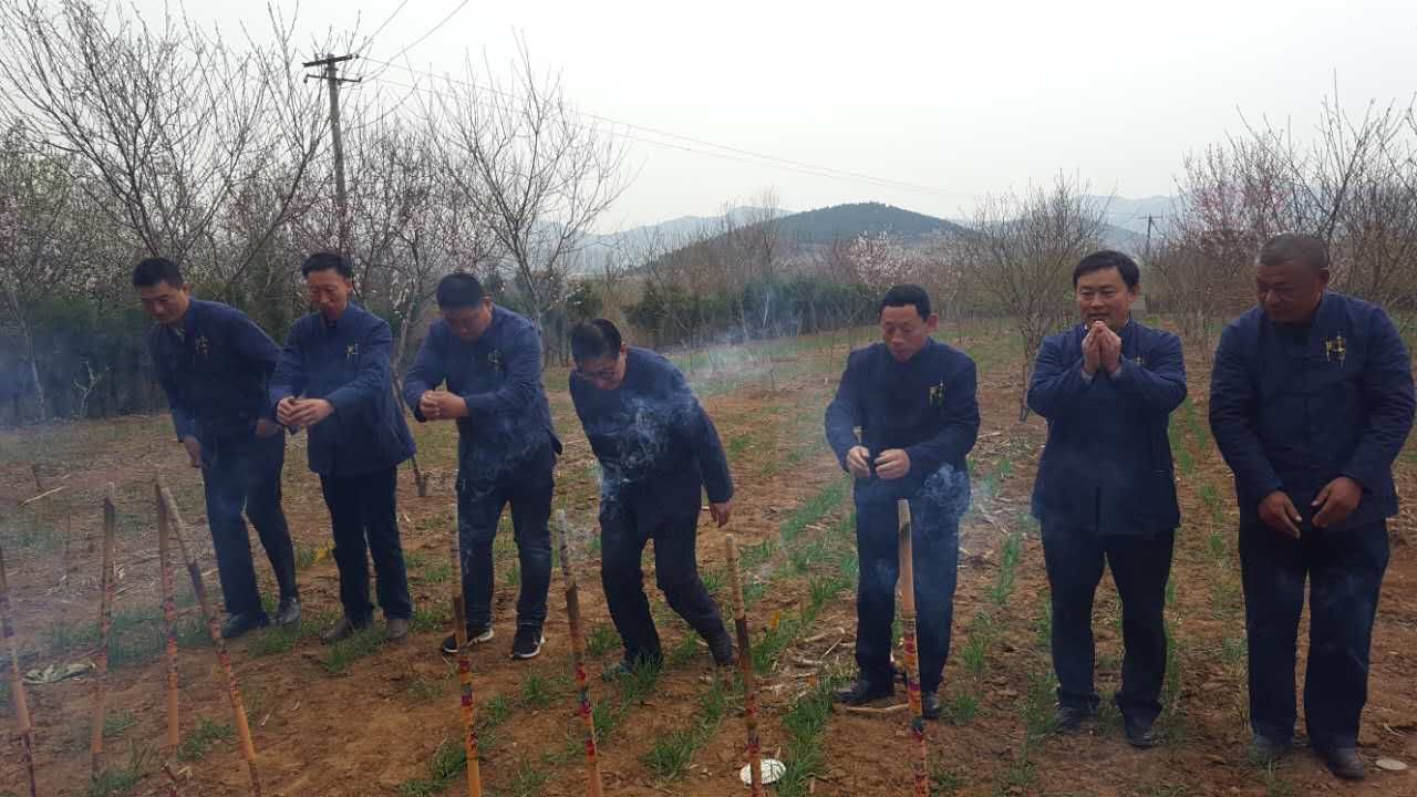 【爱宗敬祖】三月桃花开 枣庄代表冒雨驱车拜祭房彦谦、清河房太夫人：房氏迁徙与分布.jpg