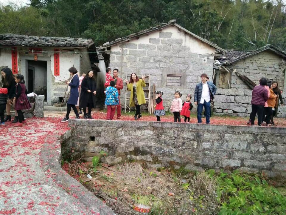 集】各地房家人过新年.jpg