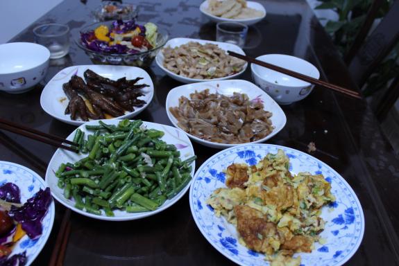 房氏宗亲未谋面 一见如故话发展：宗亲纪事.jpg