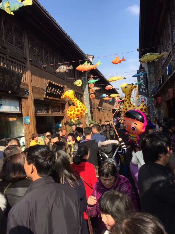集】各地房家人过新年.jpg