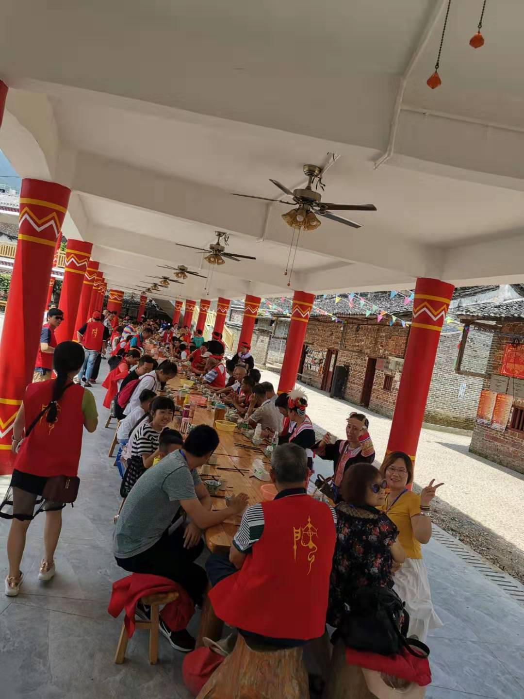 【花絮】各地房氏齐聚千年瑶寨贺连南首届房家文化交流活动：祭祖纪实.jpg