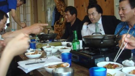 20100703 韩国宗亲在首尔开会商量到中国寻根事宜：海外房氏纪闻.jpg