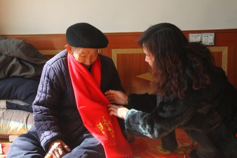 【活动总结】寒冬给房氏老年宗亲送温暖：宗亲纪事.jpg