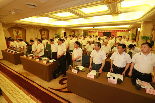 安徽房氏宗亲联谊会2015年年会在芜湖胜利召开：宗亲纪事.jpg