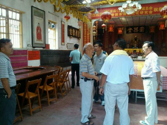马六甲宗亲参观梅州国器堂：宗亲纪事.jpg