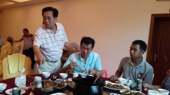 马六甲宗亲参观梅州国器堂：宗亲纪事.jpg