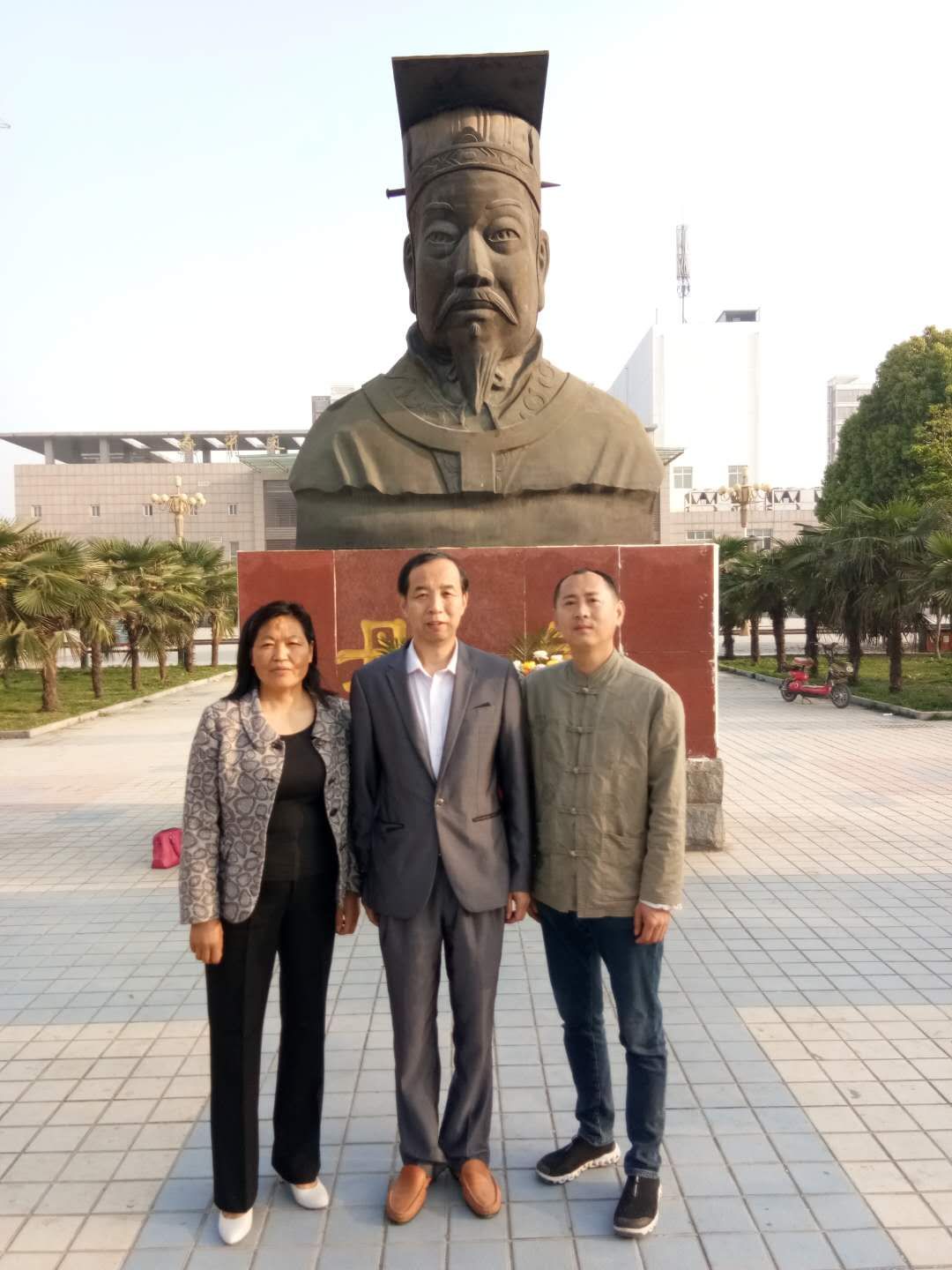 【房氏文化】遂平房氏后人丹朱广场祭奠丹朱始祖：房氏源流考.jpg