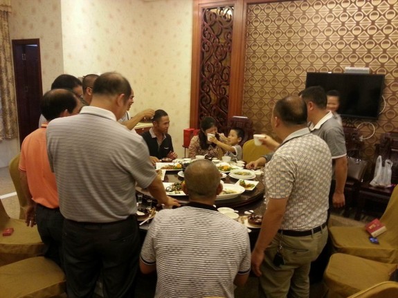 总会常务副秘书长房武盈抵深，受到深圳观澜房氏宗亲热情接待：宗亲纪事.jpg