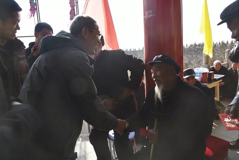 【榜样】大爱房忠君，最美白银人：房氏人物纪略.jpg