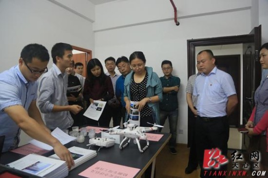 团中央书记处书记汪鸿雁调研长沙市天心区青年创业工作（宗亲企业资料）.jpg