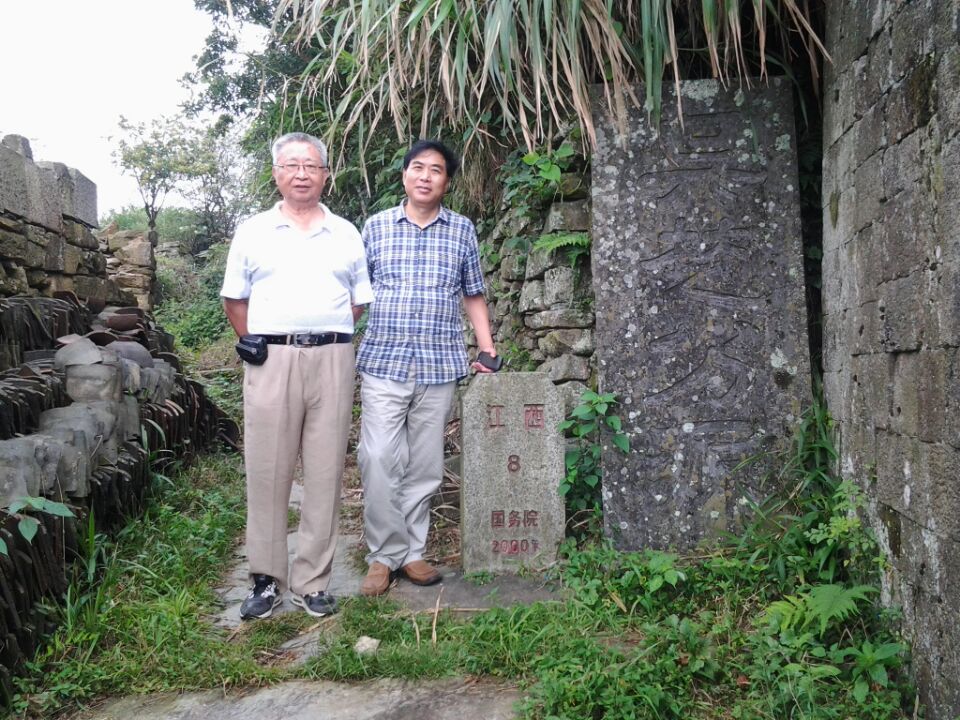 奔走在汪村路上（文化资料整理）.jpg