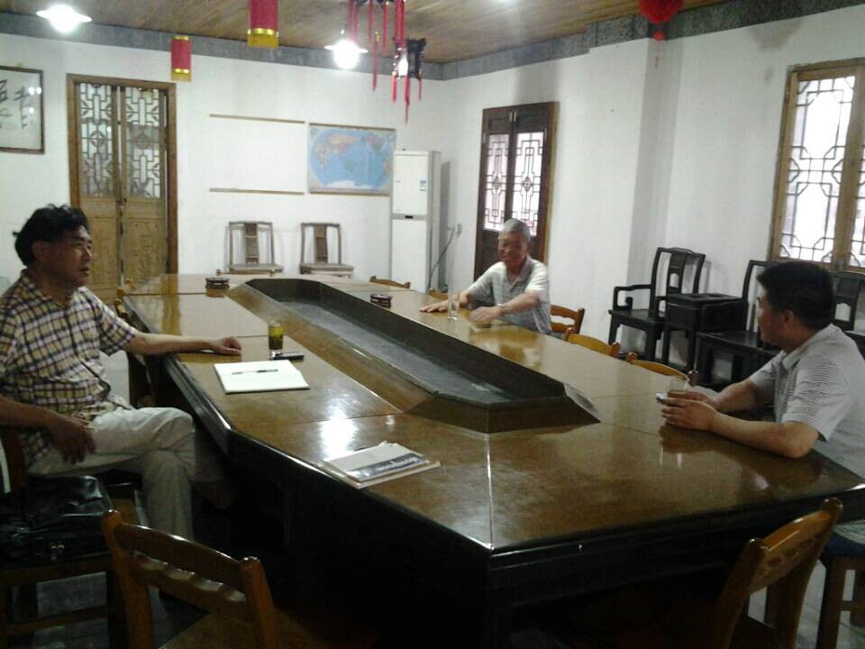 汪鑫与两会长通报工作（文化资料整理）.jpg