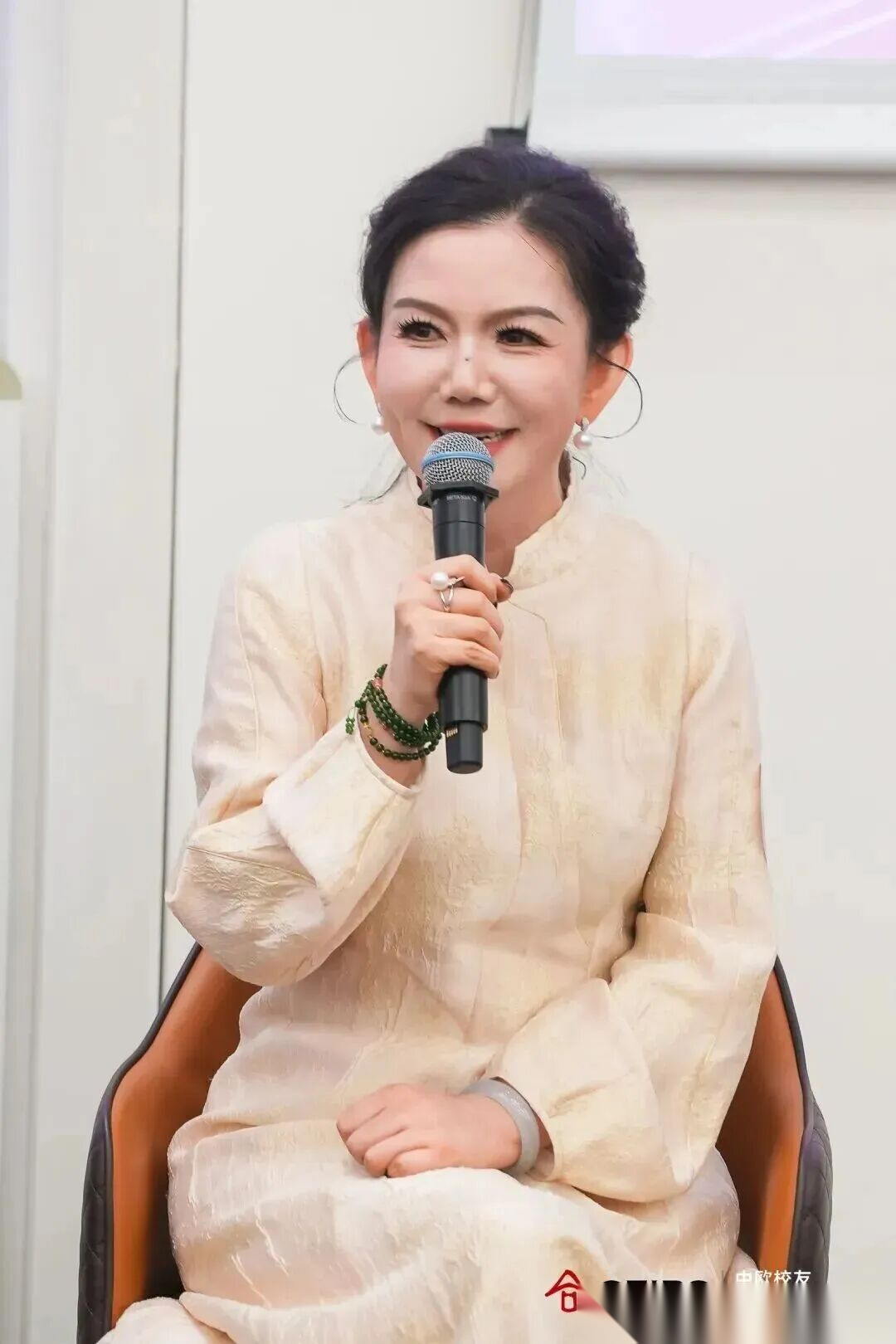 孔维众会长受邀出席中欧国际工商学院 “新时代的女性觉醒” ...（文化资料）.png