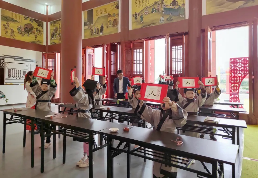 孔繁永：把业余时间都奉献给传统文化 ...（文化资料）.jpg