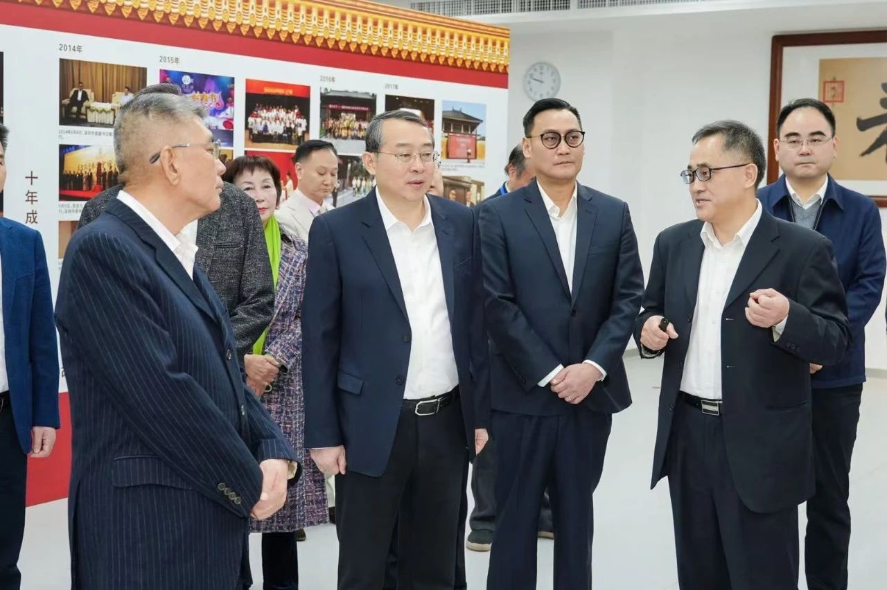 至圣孔子基金会成立十周年，学术研讨暨成果展在深圳举行 ... ...（文化资料）.jpg