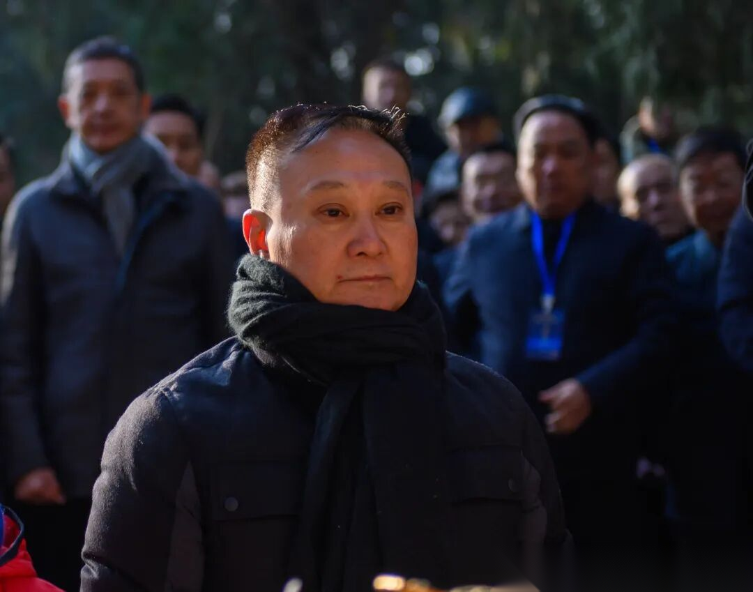 孔垂长先生出席孔德墉先生逝世三周年纪念会暨墓祭仪式 ... ... ...（人物史料）.png
