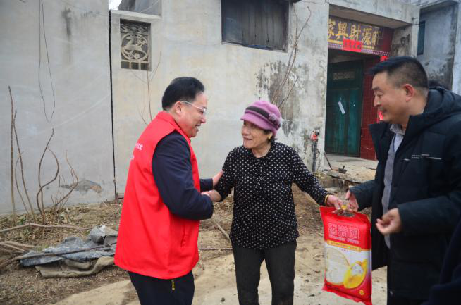 滕州市孔子文化研究协会走访慰问困难家庭（宗亲纪事）.png