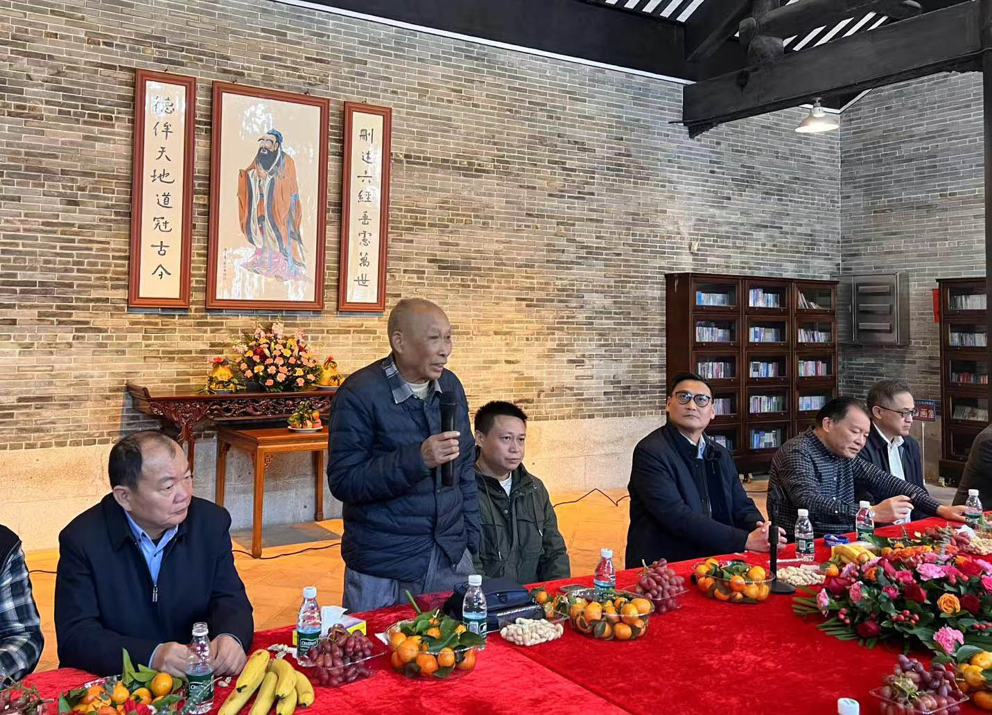 垂长宗主参拜广州小龙房孔氏宗祠与广东宗亲代表座谈 ... ... ... ...（宗亲纪事）.jpg