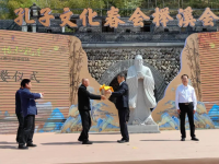 孔垂长赴磐安出席孔子文化春会榉溪会场活动，为安文小学孔子文化馆揭牌（文化资料）.png
