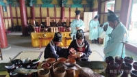 朴洪英总裁担任孔纪2576年济州乡校初献官 参与2025全球云祭孔与《环球时报》英文专题（祭祀纪事）.jpg