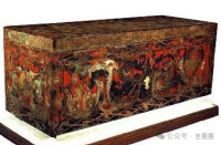 两千年前的彩绘棺材，颜色还那么鲜亮（文化资料）.png