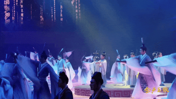 来曲阜，探寻《太平年》里的千年儒风（文化资料）.gif