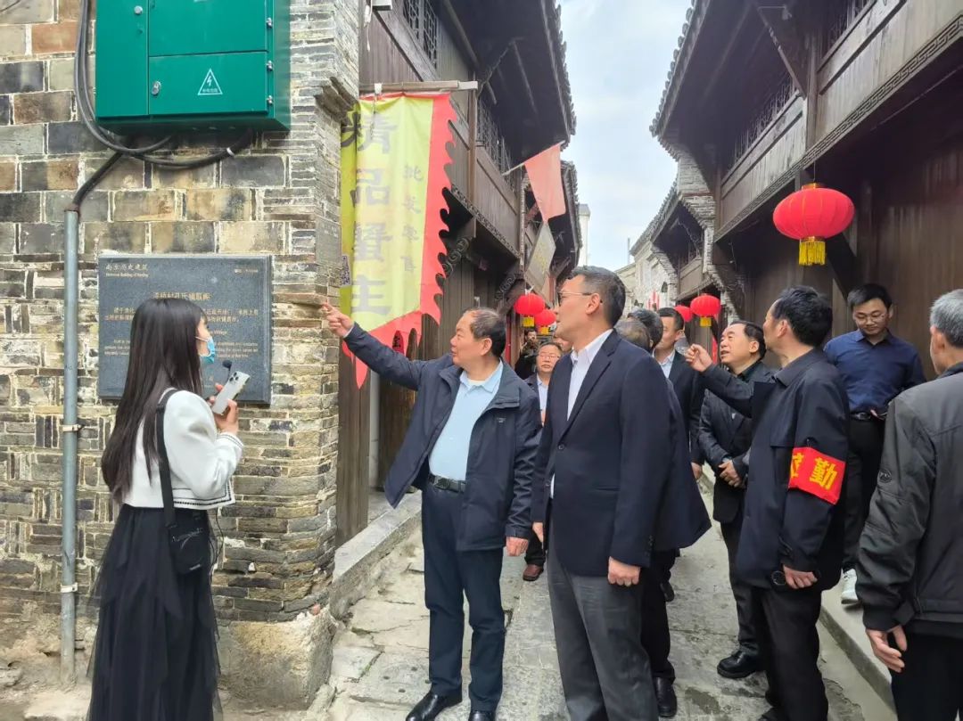 乙巳年初春孔垂长先生的探亲之旅（文化资料）.jpg
