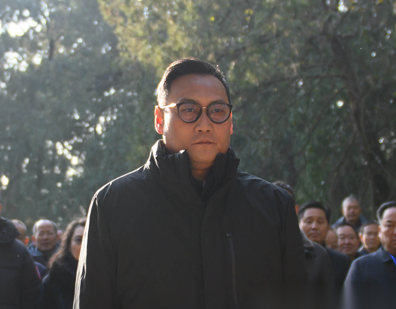 孔垂长先生出席孔德墉先生逝世三周年纪念会暨墓祭仪式 ... ... ...（人物史料）.png
