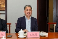 孔垂长会见马来西亚中华总商会总会长吴逸平一行，设雅集晚宴招待并授牌褒扬（宗亲纪事）.jpg