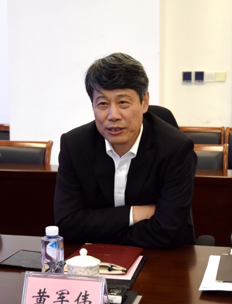 教育部高校学生司研究生招生处处长平伟一行到我校调研指导（人物资料）.jpg