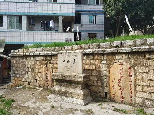 贵阳大营坡棚户区 夹着一座辛亥革命元老的墓（文献整理）.jpg