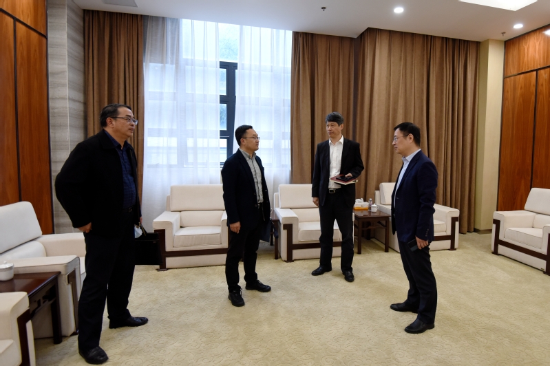 教育部高校学生司研究生招生处处长平伟一行到我校调研指导（人物资料）.jpg