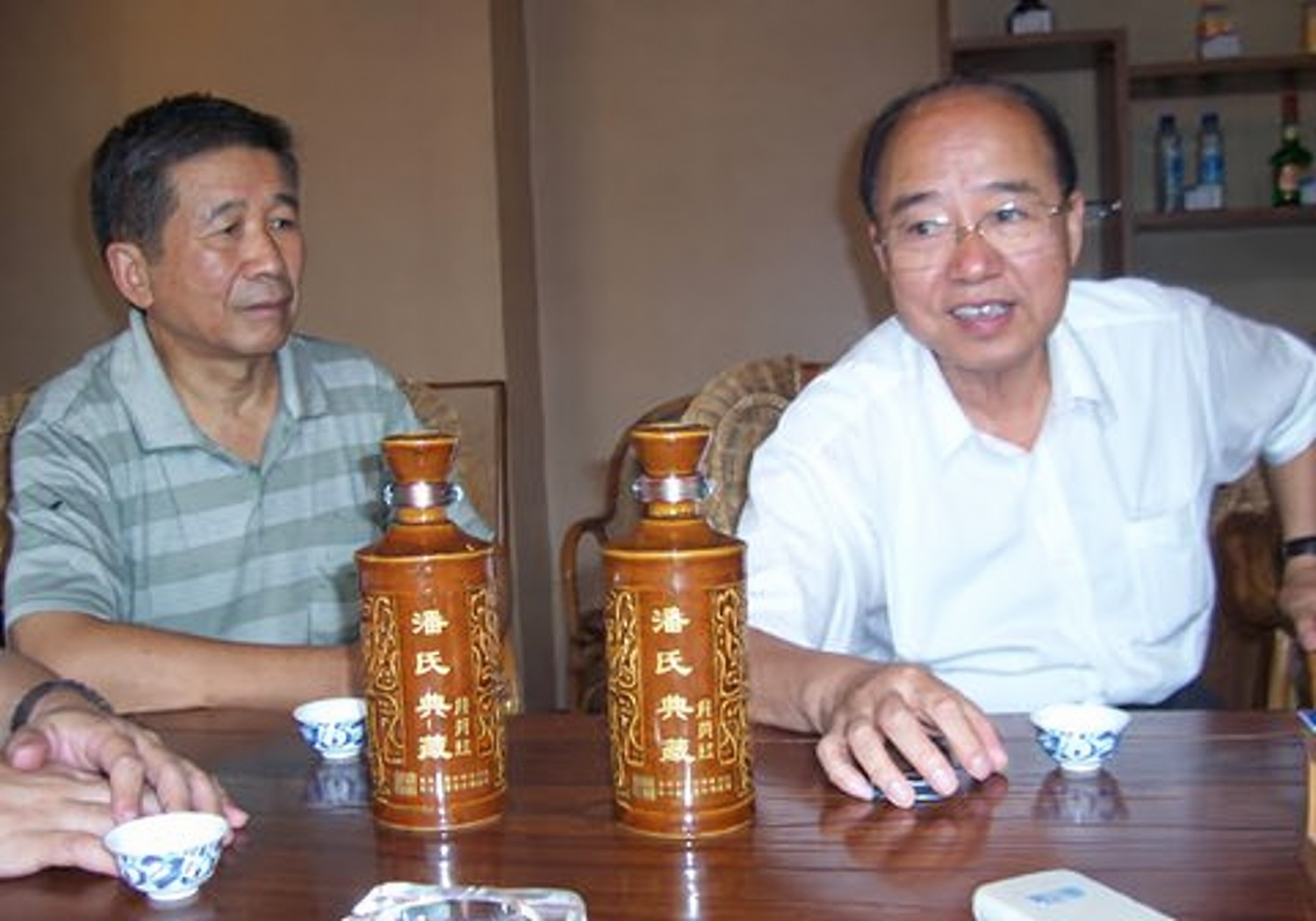 潘鸿权副主席亲切看望四川潘氏（文化资料整理）.png