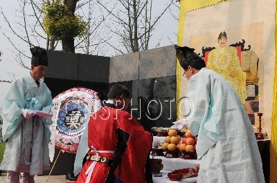 明氏后裔重庆拜祭先祖
