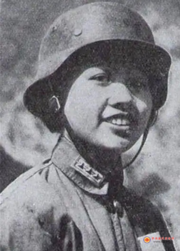 tang_05ba2852d5057bec8a_05.jpg
