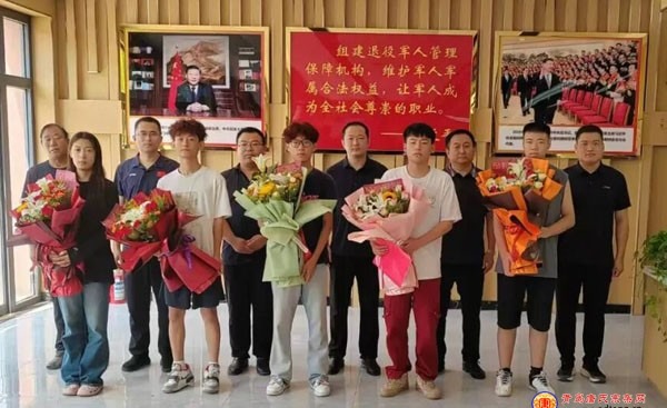 tang_29b1a6f7833d8a7a1a_05.jpg