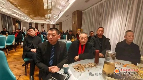 tang_2a347e24e74d7ae49d_03.jpg