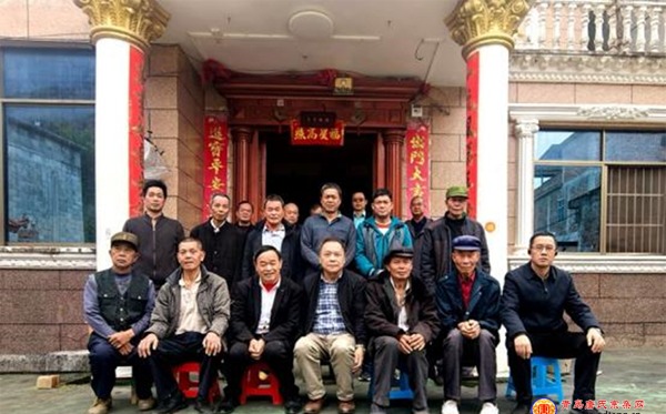 tang_48e2494c9f1a68ee5c_01.jpg